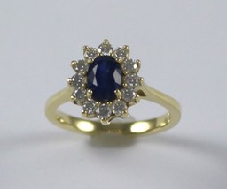 14 kt guldring m. safir og brilliant