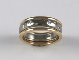 Ring m. farvede sten